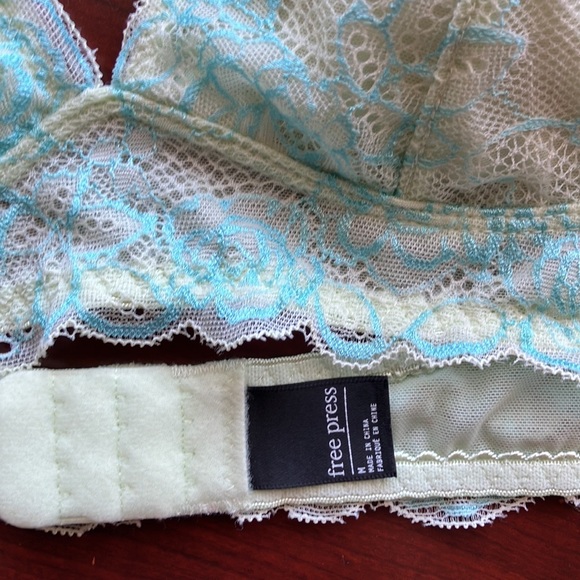 Bralette, size M. NEW! - Picture 8 of 9